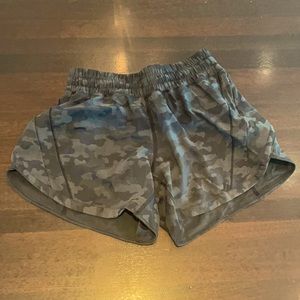 Camo lululemon hotty hot shorts